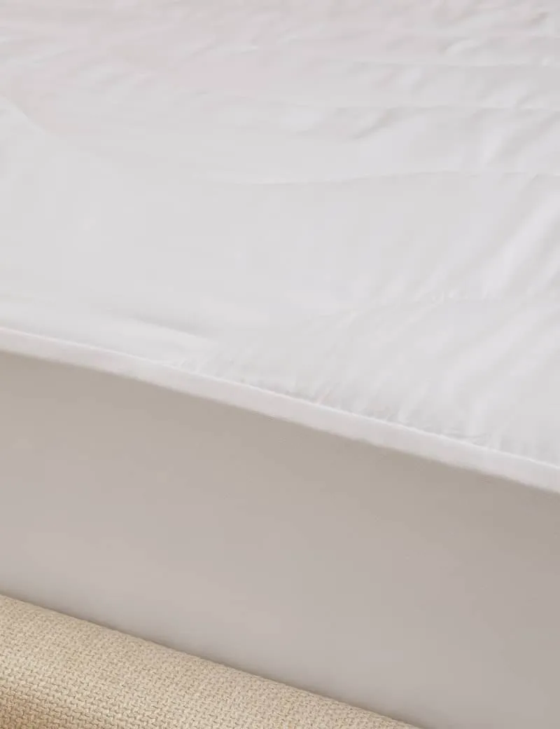 Supremely Washable Mattress Protector